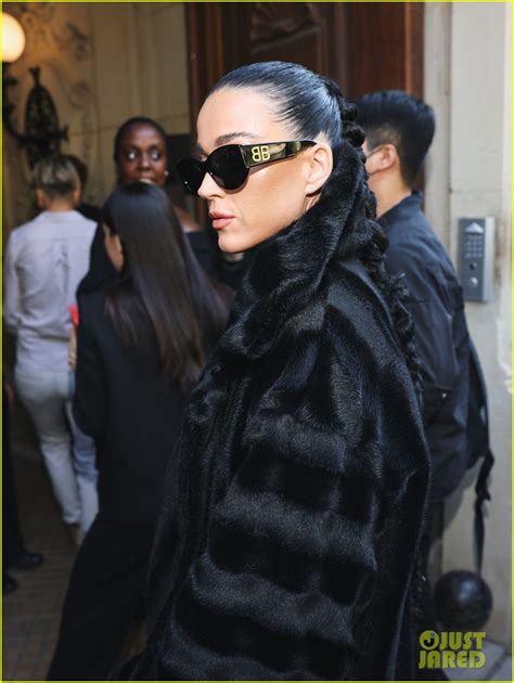 katy perry topless|Katy Perry Goes Topless Under an Open Coat at Balenciaga’s。